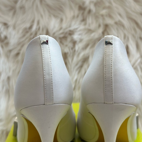Ted Baker Pumps/heels, Iinessi IVORY, size:9 with bow and hardware - Picture 5 of 12
